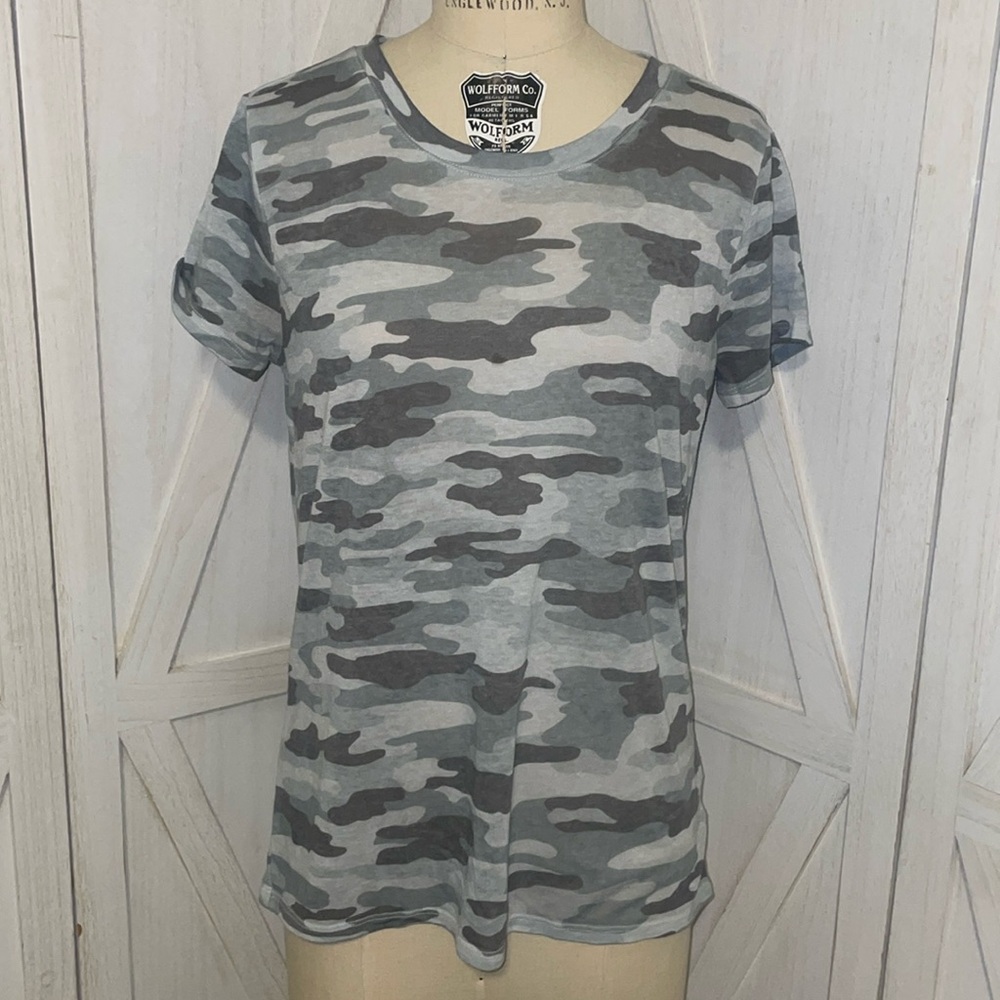 Light camo tee shirt